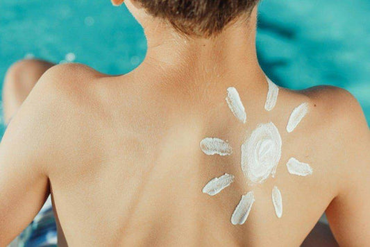 Quelle différence entre indice 30 et 50 ? - Holy Skin