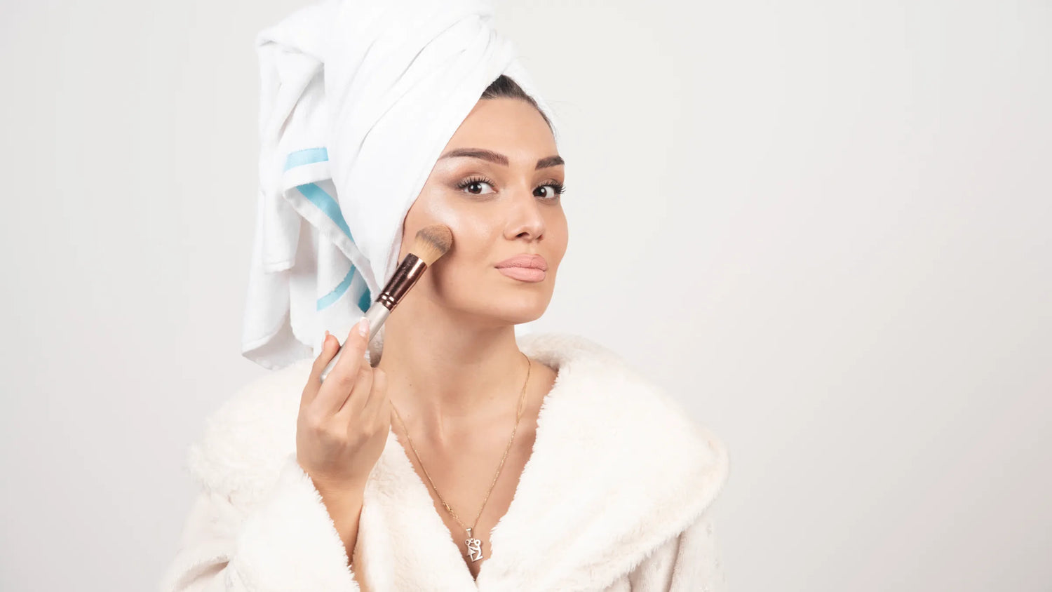Le maquillage annule-t-il l’effet de la crème solaire ?