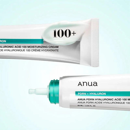 Deux tubes de la crème hydratante Anua PDRN Hyaluronic Acid 100 avec une noisette de crème