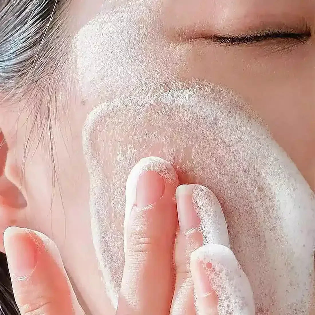 BLAB-Matcha-Hydrating-Foam-Cleanser-5 - Holy Skin