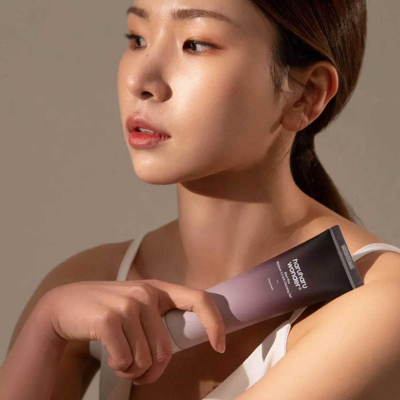 Haruharu Wonder - Black Rice Moisture 5.5 Soft Cleansing Gel - Holy Skin