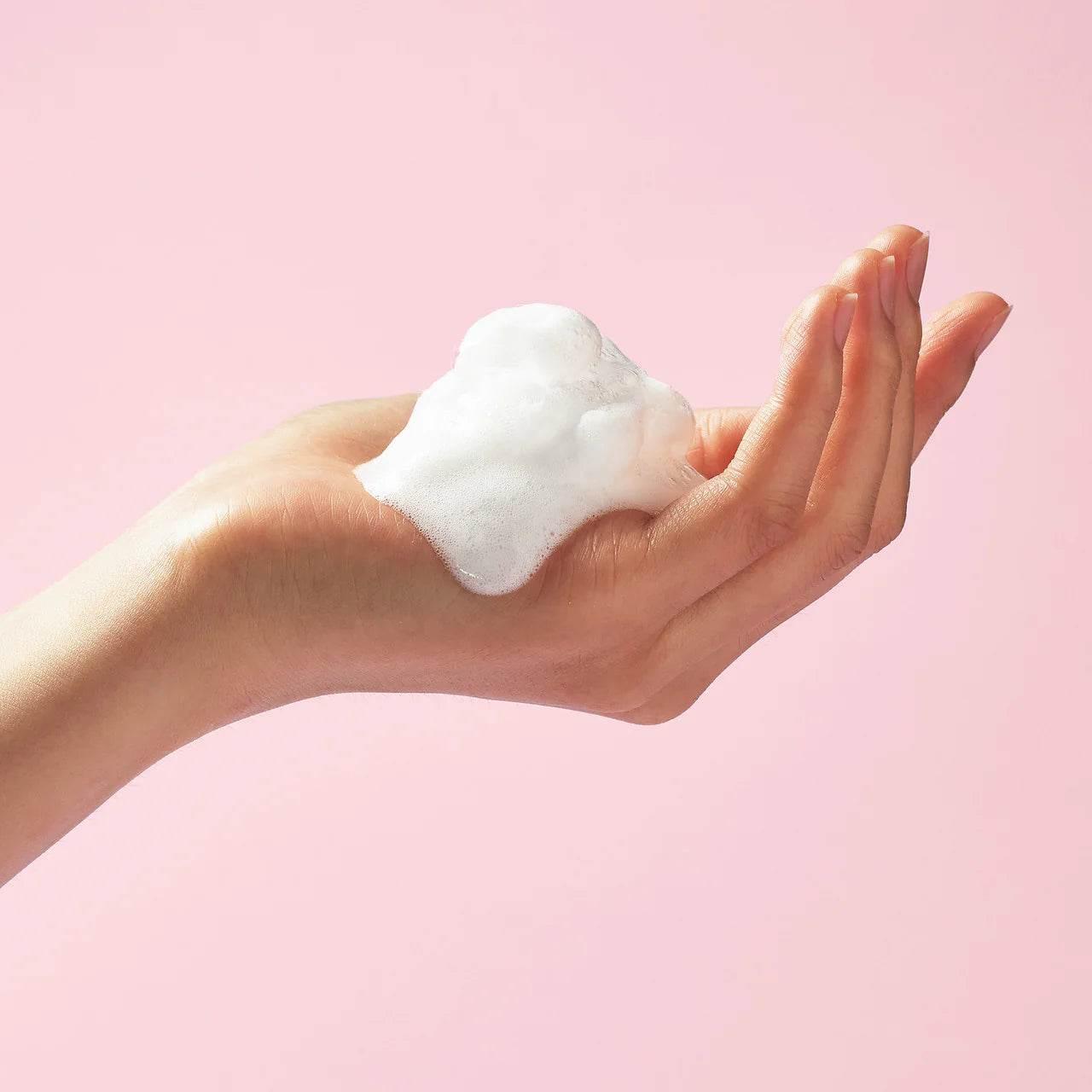 Missha - Super Aqua Ultra Hyalron Foaming Cleanser - Holy Skin