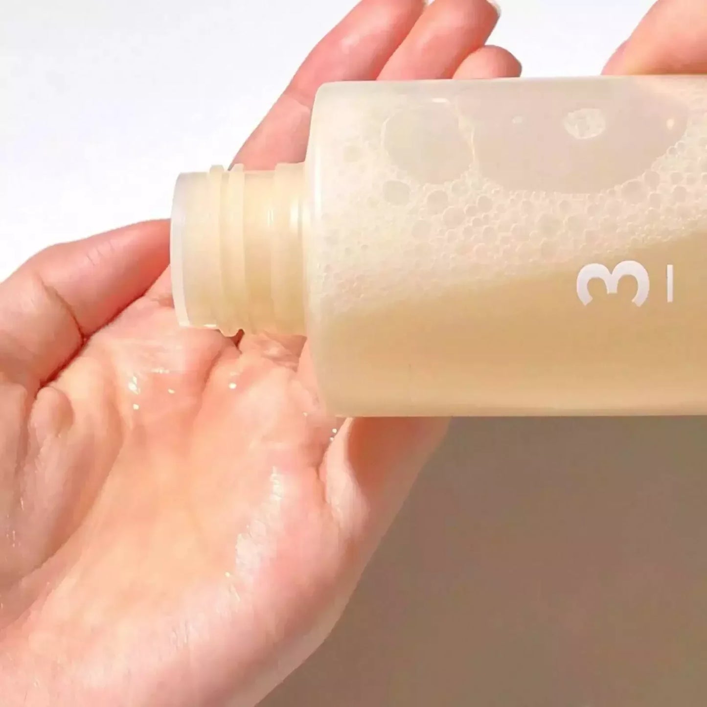 Numbuzin-No-3-Super-Glowing-Essence-Toner-4 - Holy Skin