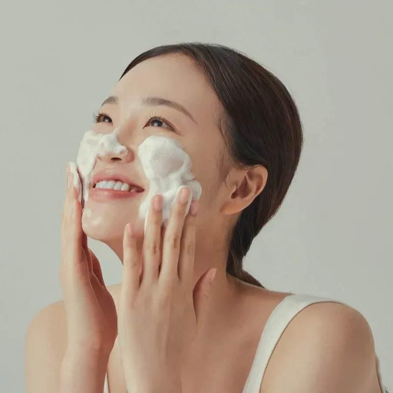 iUNIK - Centella Bubble Cleansing Foam - Holy Skin