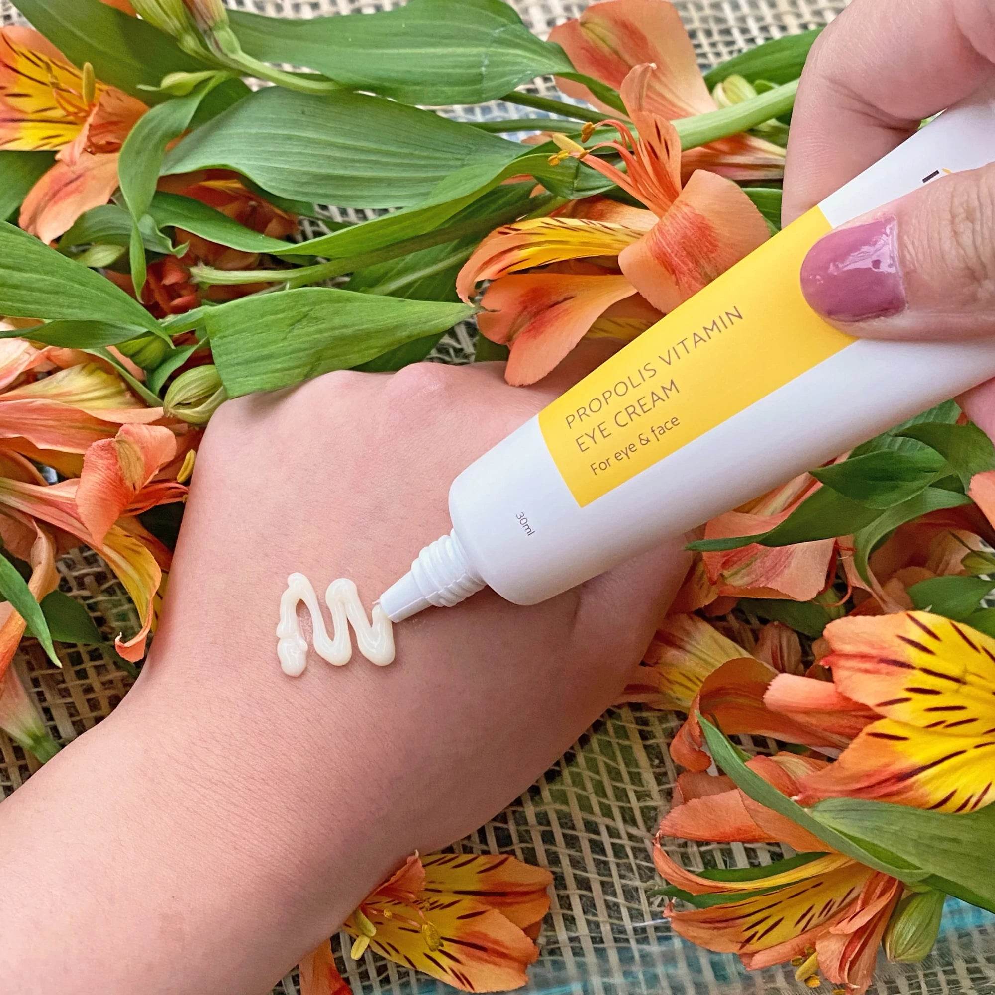 iUNIK - Propolis Vitamin Eye Cream - Holy Skin