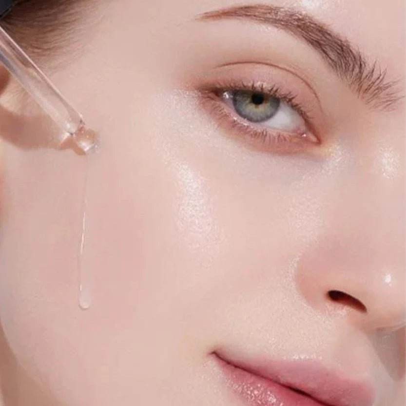 Isntree - Hyaluronic Acid Water Essence - Holy Skin