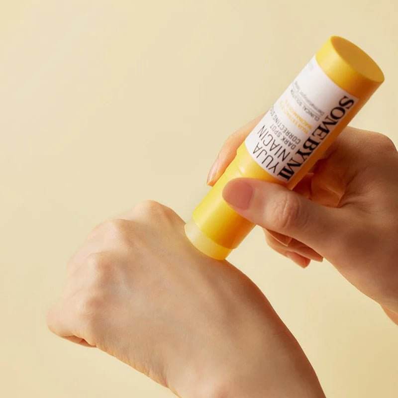 Some By Mi - Yuja Niacin Dark Spot Correcting Stick - Holy Skin