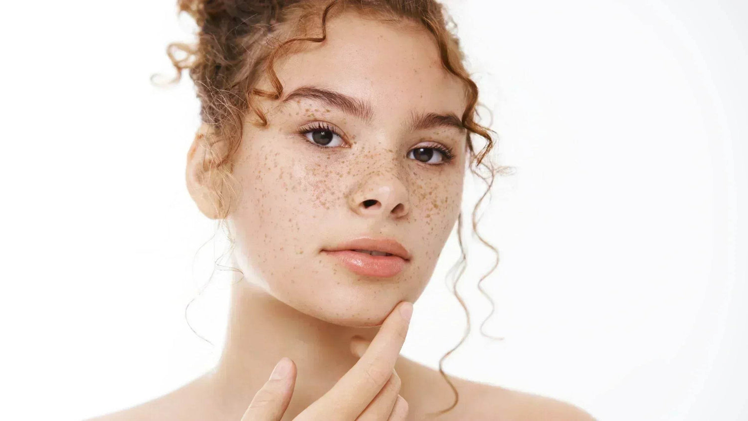 Comment faire disparaître des taches pigmentaires ? - Holy Skin