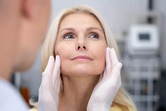 Qu'est-ce qui rajeunit le visage ? Découvrez des secrets surprenants ! - Holy Skin