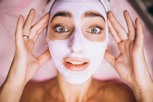 Qu'est-ce qu'un double nettoyage visage ? Une méthode très efficace ! - Holy Skin