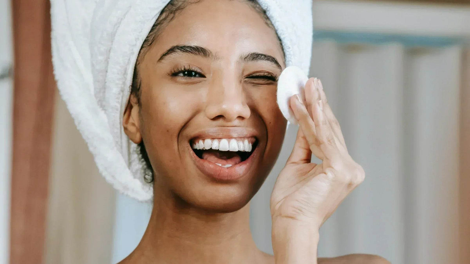 Comment avoir un teint lumineux ? Nos secrets révélés - Holy Skin