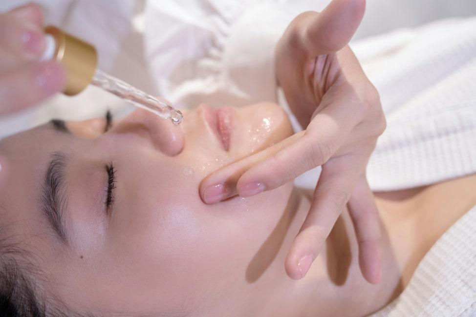 Glass Skin : la routine coréenne complète pour une peau lumineuse et translucide ✨ - Holy Skin