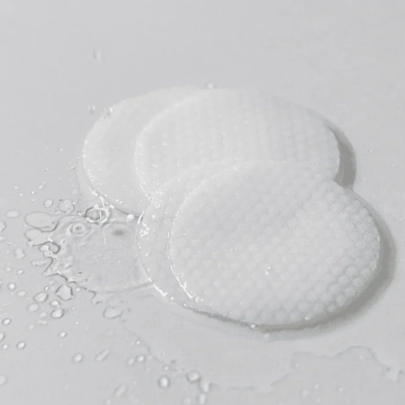 Celimax-Ji-Woo-Gae-Heartleaf-BHA-Peeling-Pad-6 - Holy Skin