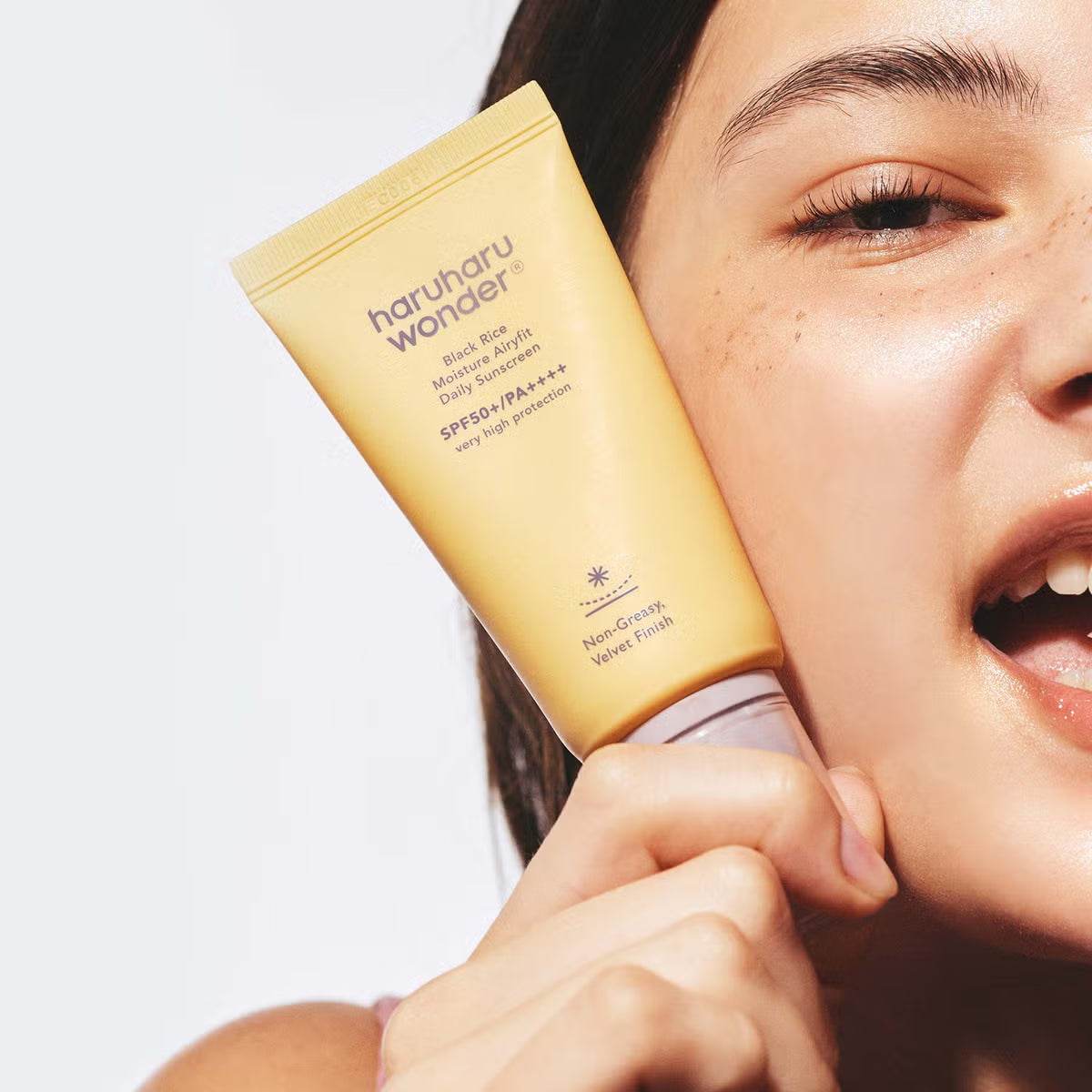 HaruHaru Wonder - Black Rice Moisture Airyfit Daily Sunscreen SPF50+ PA++++ - Holy Skin