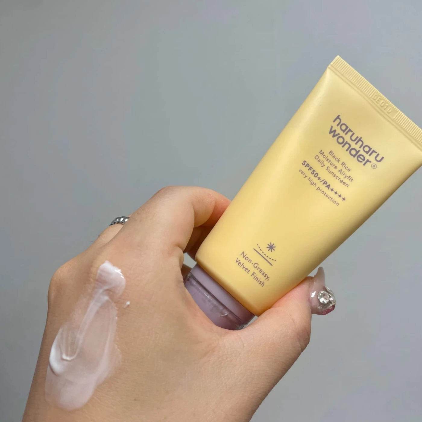 HaruHaru Wonder - Black Rice Moisture Airyfit Daily Sunscreen SPF50+ PA++++ - Holy Skin
