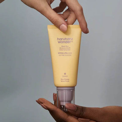 HaruHaru Wonder - Black Rice Moisture Airyfit Daily Sunscreen SPF50+ PA++++ - Holy Skin