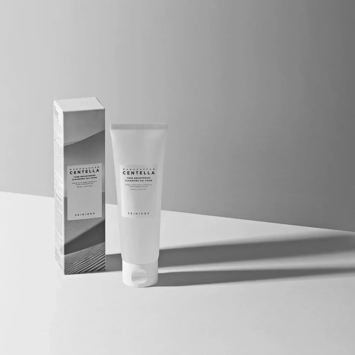 SKIN1004-Madagascar-Centella-Tone-Brightening-Cleansing-Gel-Foam-6 - Holy Skin
