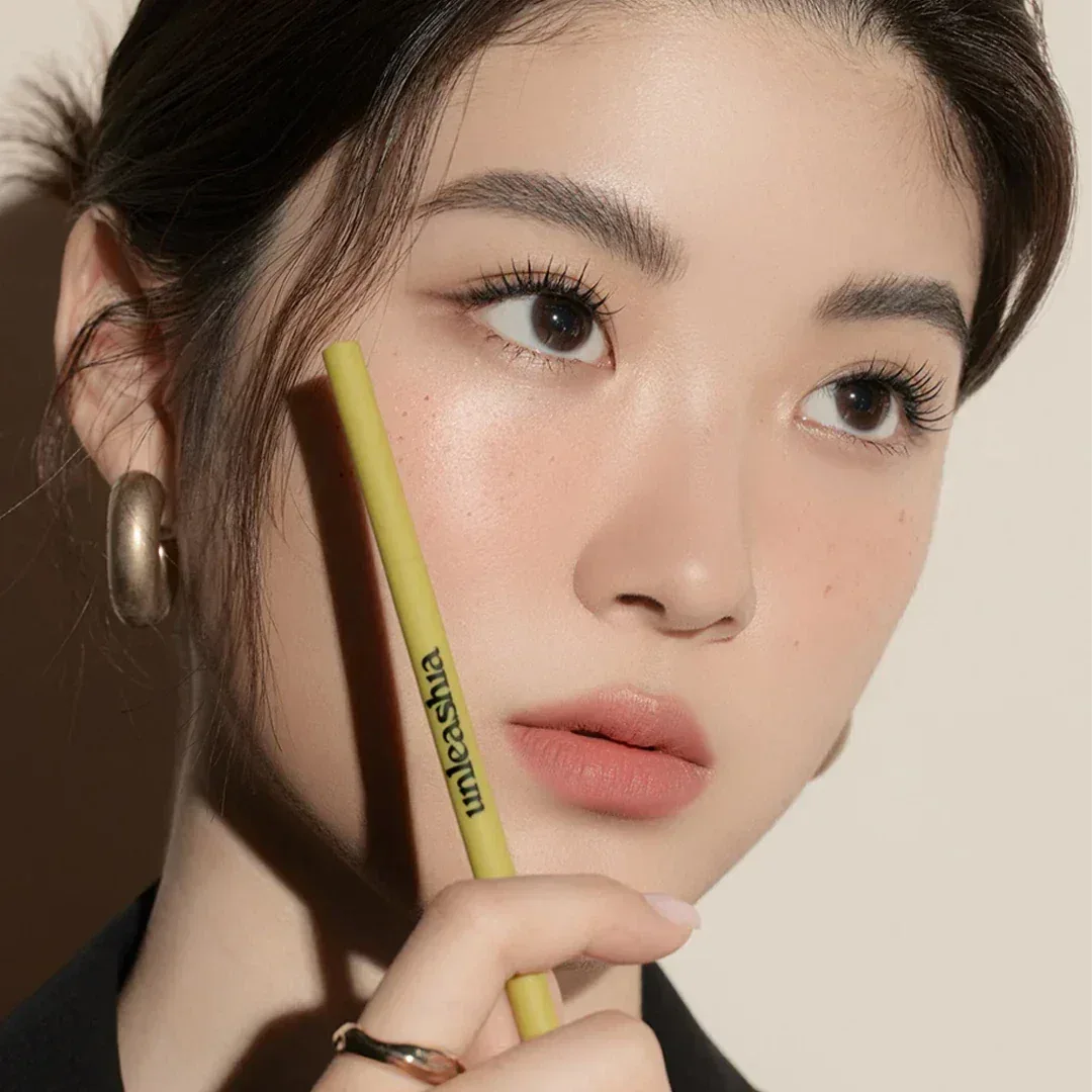 Unleashia-Shaper-Defining-Eyebrow-Pencil-2 - Holy Skin