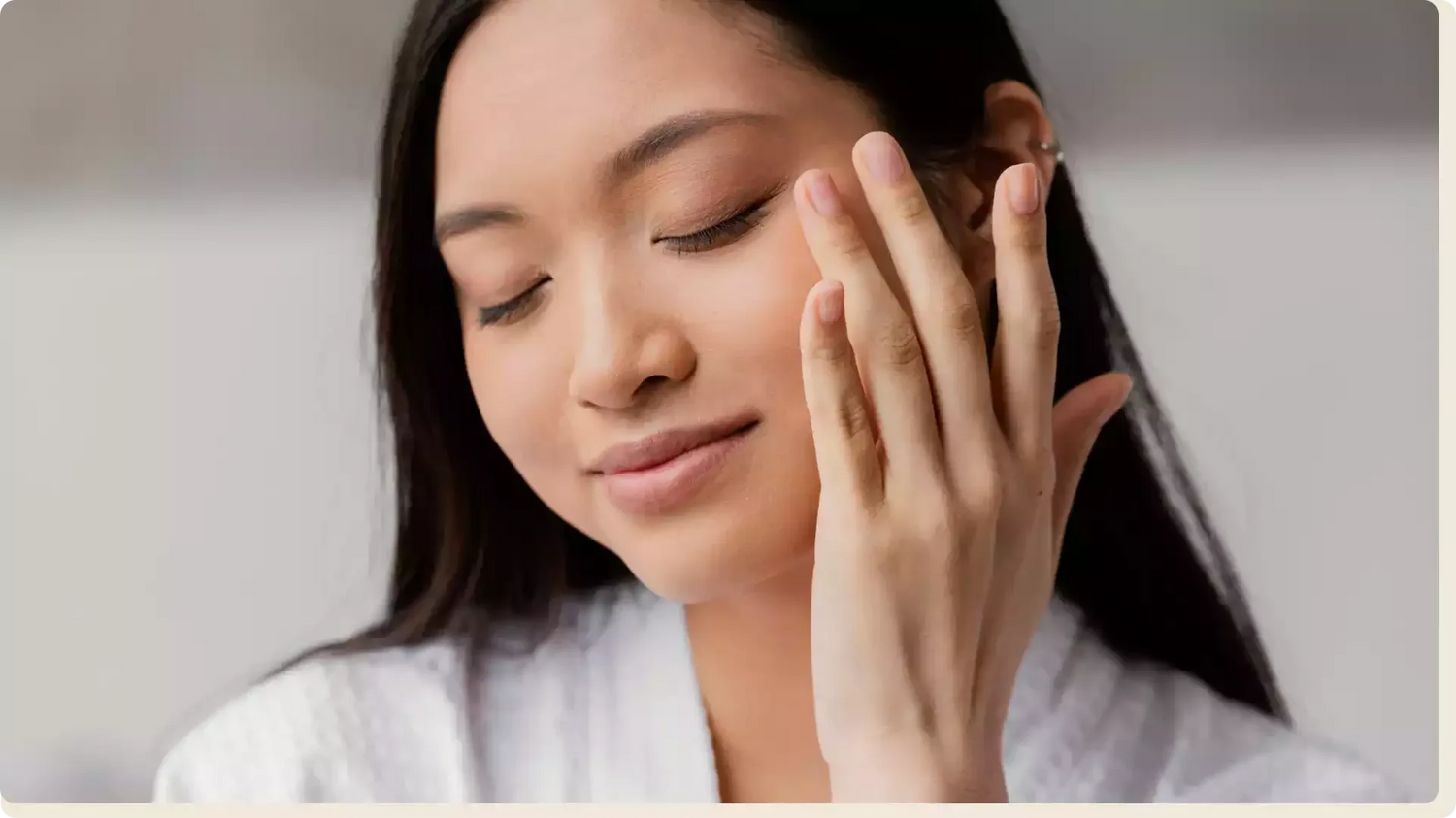 application-serum-visage - Holy Skin